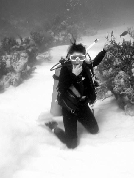 DSCN1597.jpg - Linda on her millionth open-water dive