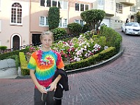 DSC 2071  Teagan on Lombard Street : flowers, street