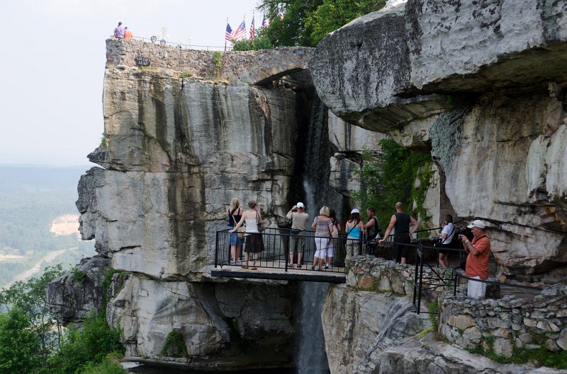 _DSC6856.jpg - View of Observation Point, the waterfall, and Lover's Leap