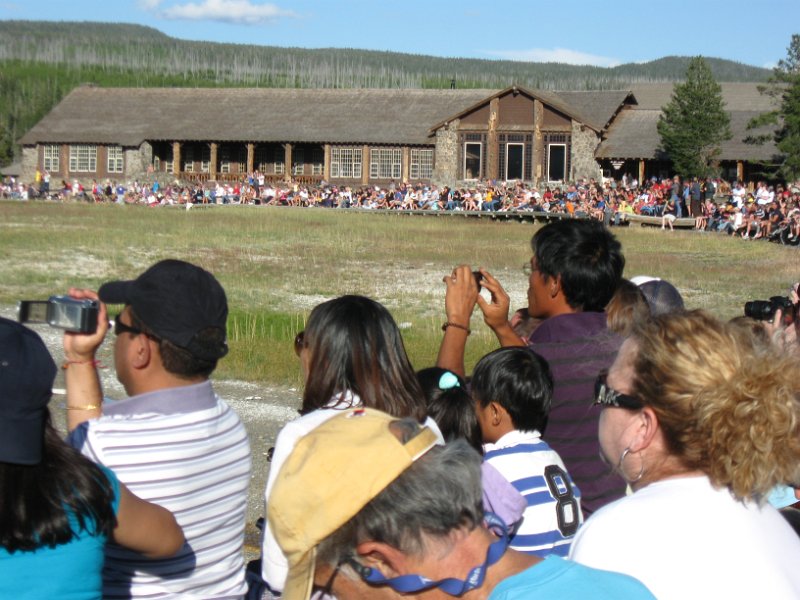 IMG_4347.jpg - The crowd at Old Faithful