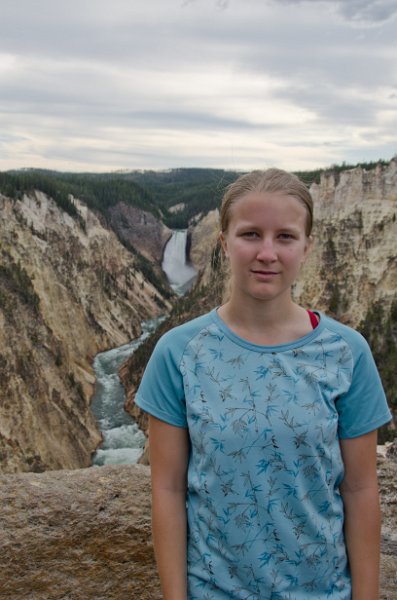 _DSC7466.jpg - Teagan at Artist Point with Lower Falls in the backgroung