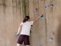 DSC 2122  Wall climbing at the zoo : Teagan