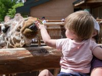 DSC 2235 : Eleanor, Jenni, giraffe