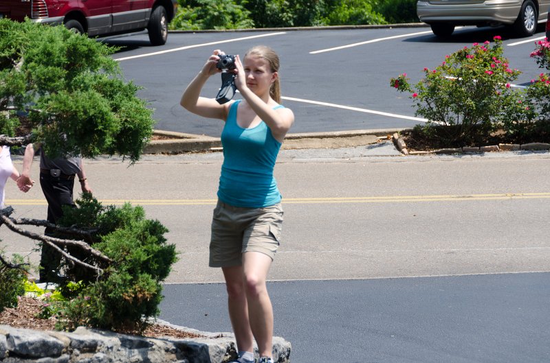 _DSC6712.jpg - Teagan taking a picture at Ruby Falls
