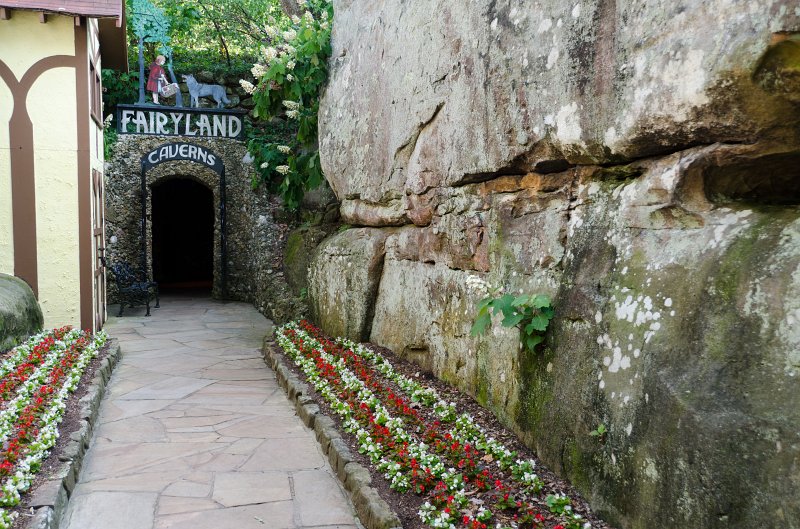 _DSC6885.jpg - Fairyland Caverns entrance