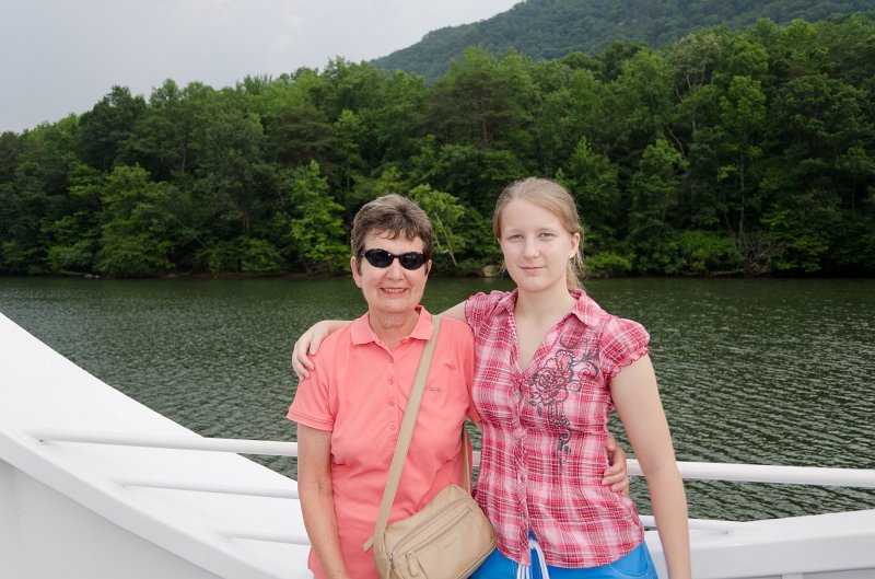 _DSC7035.jpg - Teagan and Betty on the River Gorge Cruise